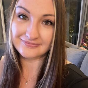 Meet your Posher, Anna.